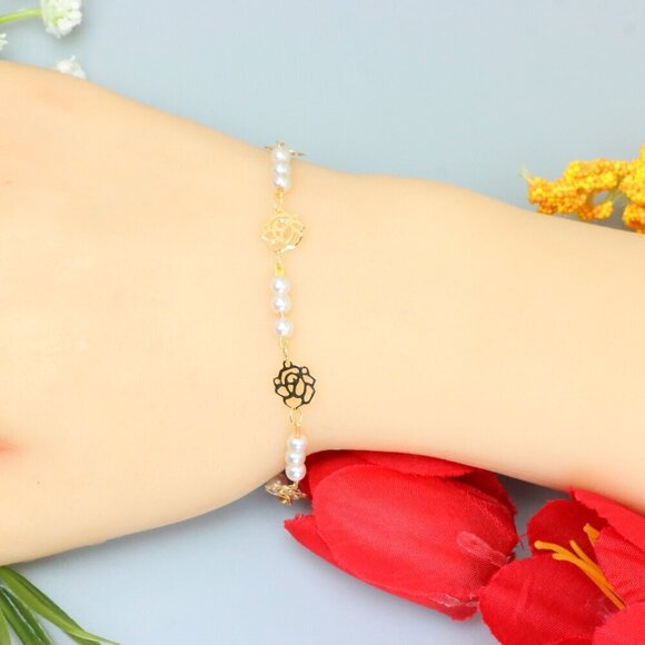 "Elegant & Trendy Bracelet, A Perfect Gift for Women, Thoughtful, EVCH1746 - Picture 1 of 10